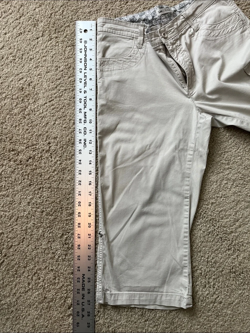 Lee Women’s Cargo Capri Pants in Light Tan
